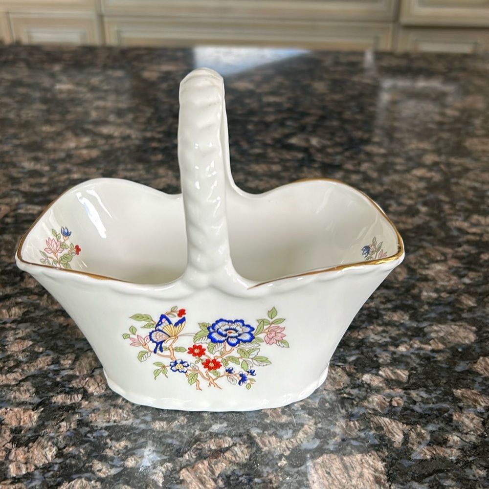 ROYAL TARA BASKET FINE BONE CHINA COOL WHITE BRAIDED HANDLE